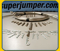 Cables del acero, pasadores, clips, tornillas y bandeja central.